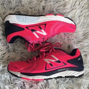 NWOT New Balance 670v5 Sneakers Pink & Navy Size 7